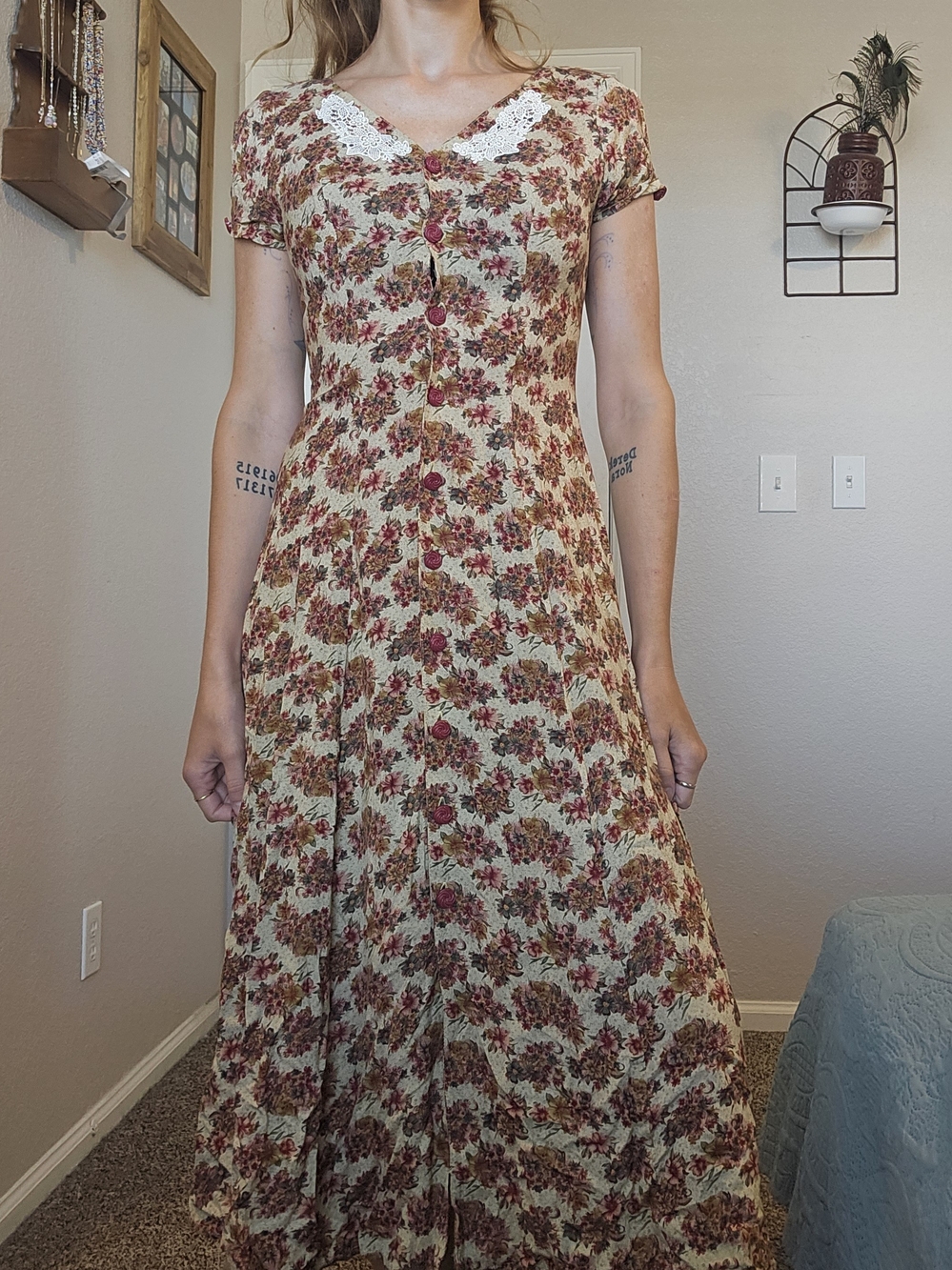 Lace-Trim Floral Maxi Dress in Beige and Rose